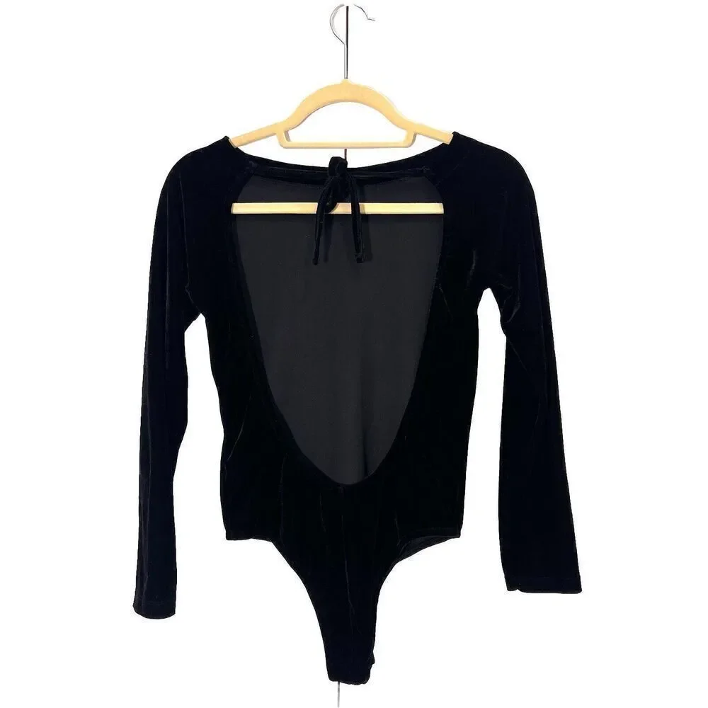 Farm Rio Bodysuit Women’s M‎ Black Velvet Open Back Long Sleeve